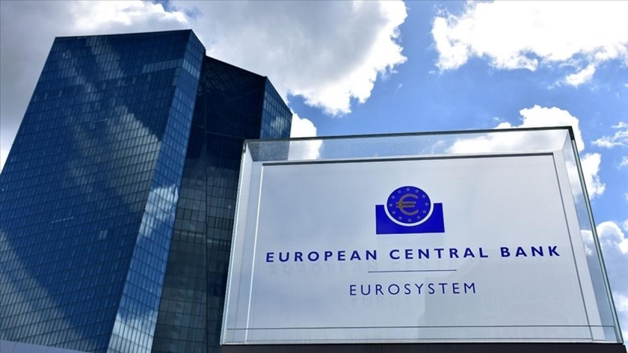 ECB’den para politikasının “çok uzun süre” kısıtlayıcı kalmaması gerektiği uyarısı